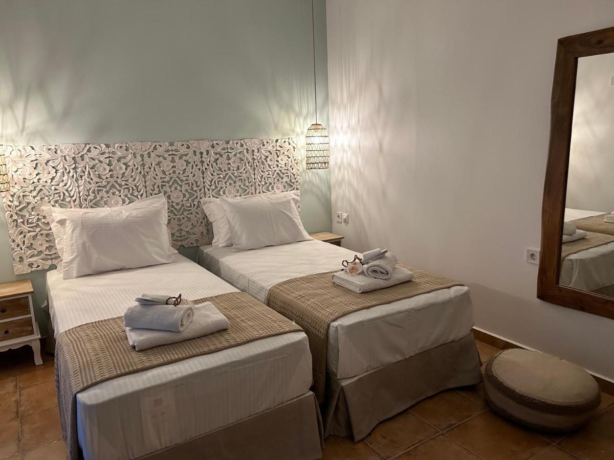 Calliopes By The Sea Boutique Suites Paralia Dionysiou Exterior photo