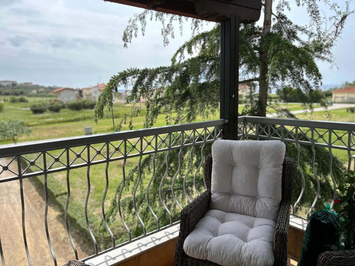 Calliopes By The Sea Boutique Suites Paralia Dionysiou Exterior photo