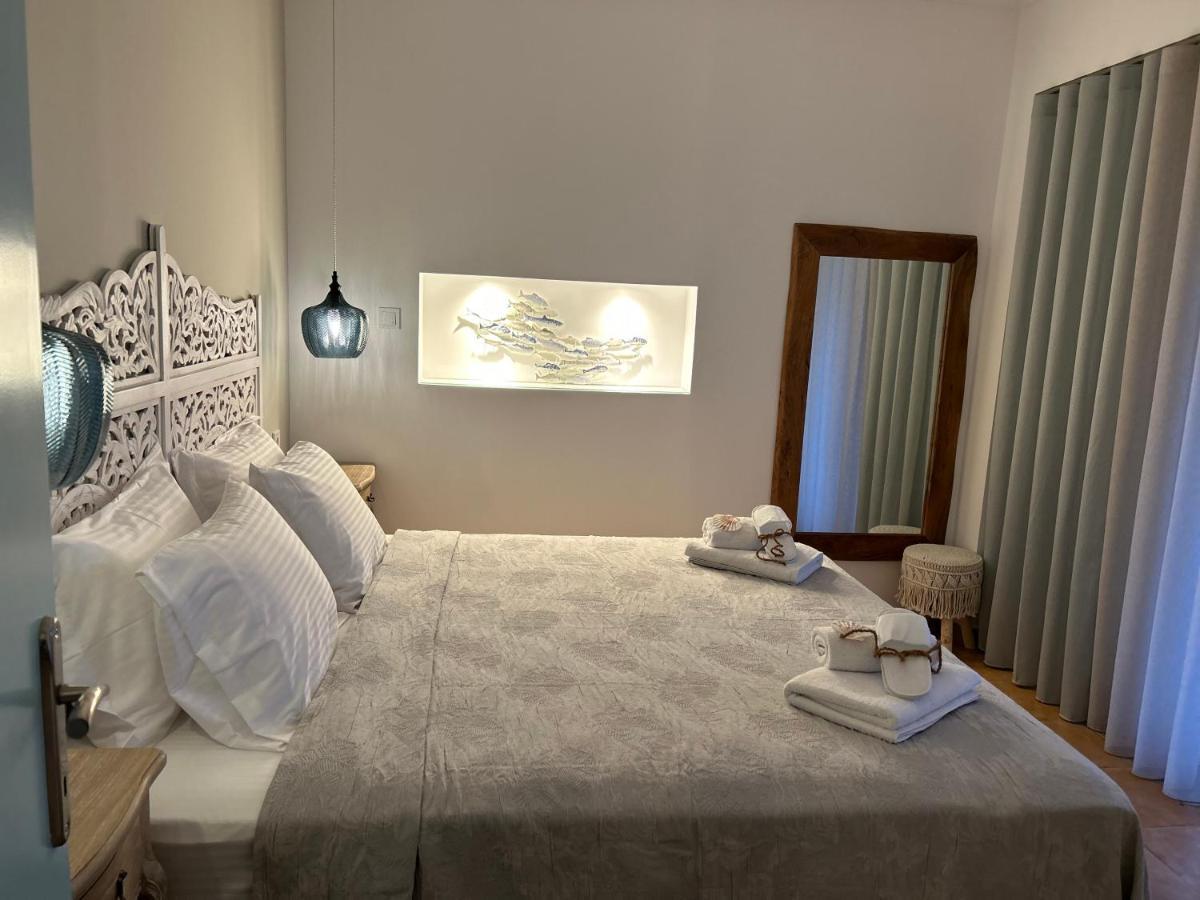 Calliopes By The Sea Boutique Suites Paralia Dionysiou Exterior photo